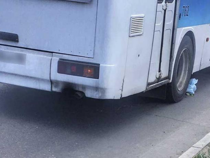 Автобус в Волжском сбил подростка