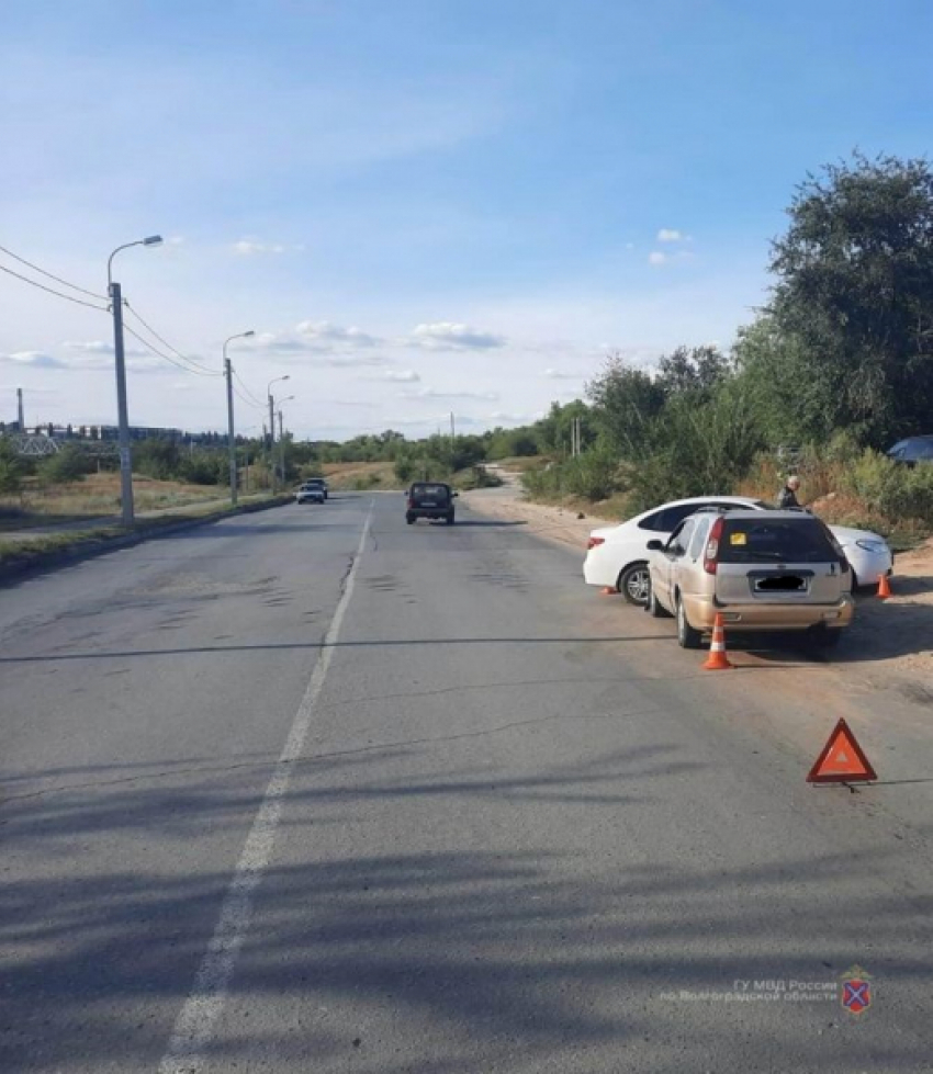 В Волгоградской области пенсионер пошел на маневр и устроил ДТП: есть раненые