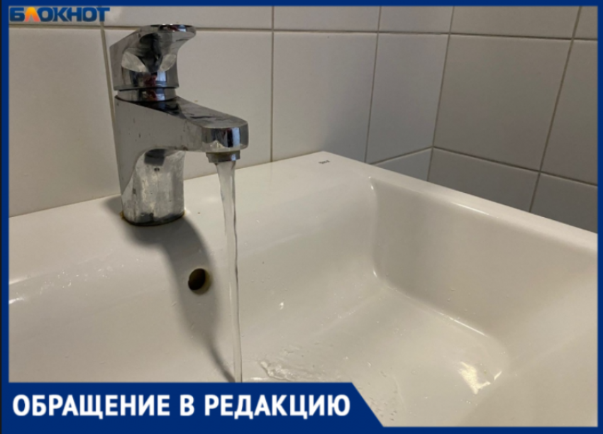 «Это издевательство!»: волжане часами сливают воду в надежде получить каплю горячей воды
