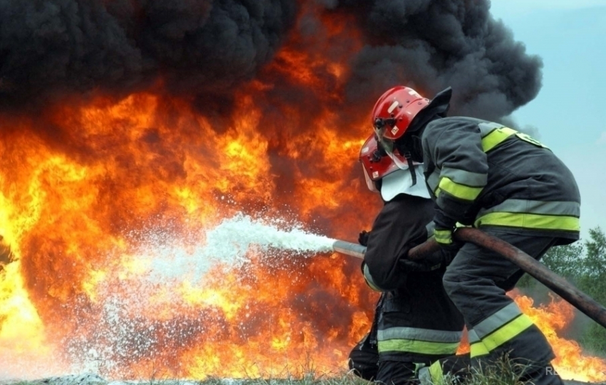 В Средней Ахтубе по неосторожности за сутки сгорели две дачи