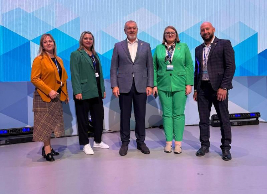 Волжане презентовали инновационный проект  «Холдинг НКО» на Всероссийском форуме в Москве