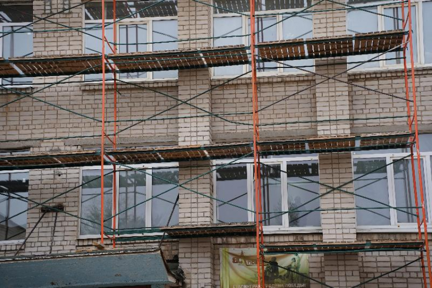 Когда закончат капитальный ремонт в двух школах Волжского