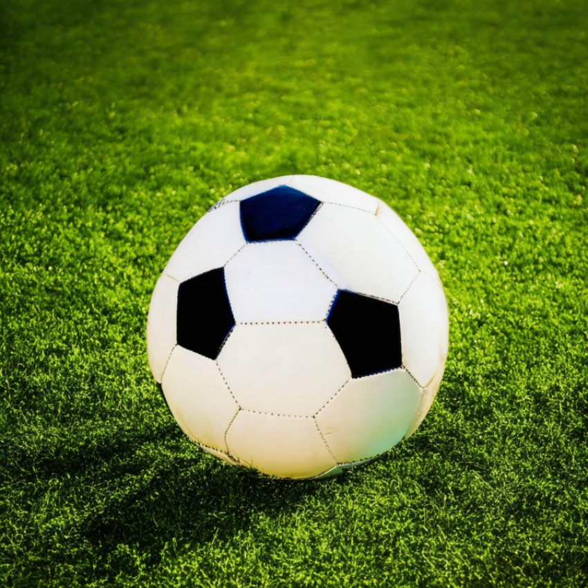 Ветераны выходят на поле: в Волжском начался финальный турнир по футболу 35+