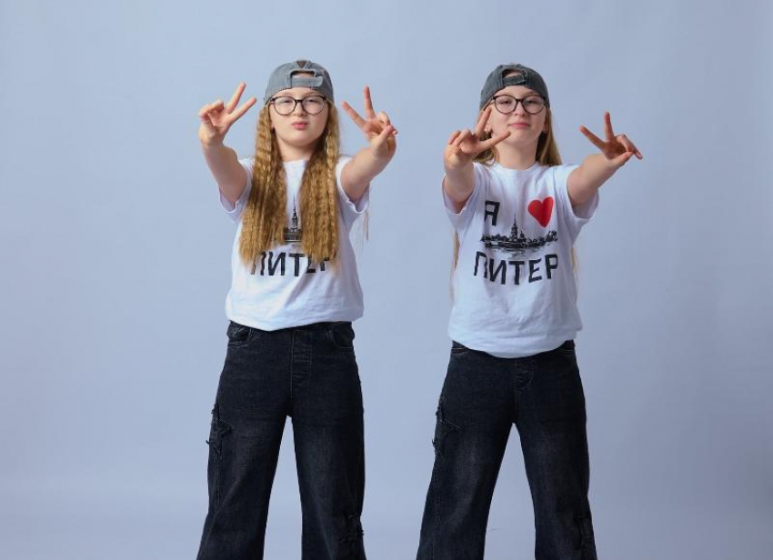 Две сестры – одна мечта: пятиклассницы штурмуют большое кино