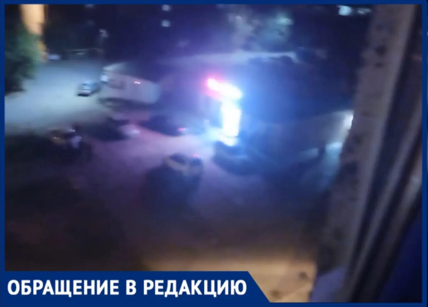 «Опять сидеть с закрытыми окнами»: волжанин жалуется на шумное сборище у магазина на Олега Кошевого