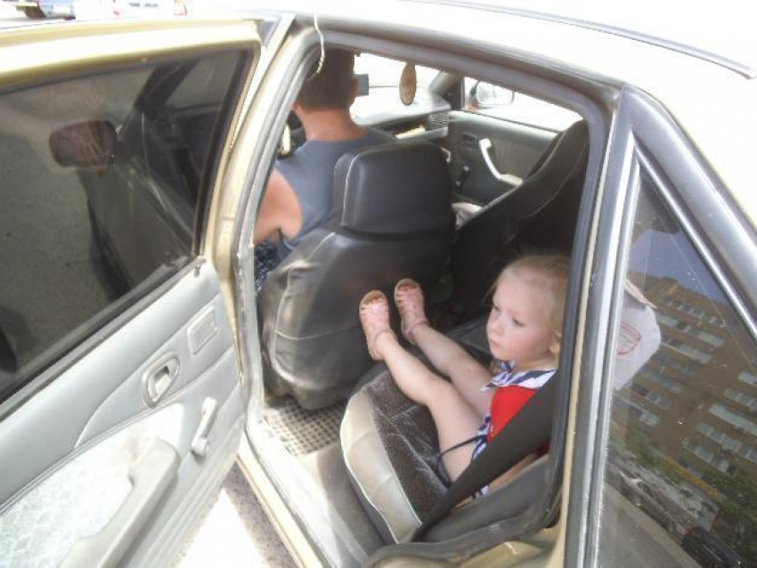 Трёх водителей Волжского оштрафовали за нарушение правил перевозки детей