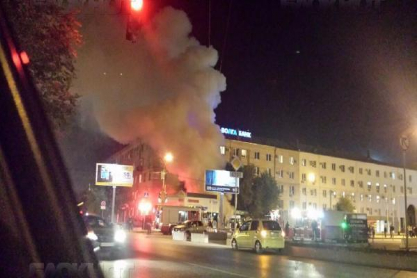 У железнодорожного вокзала Волгограда сгорела билетная касса