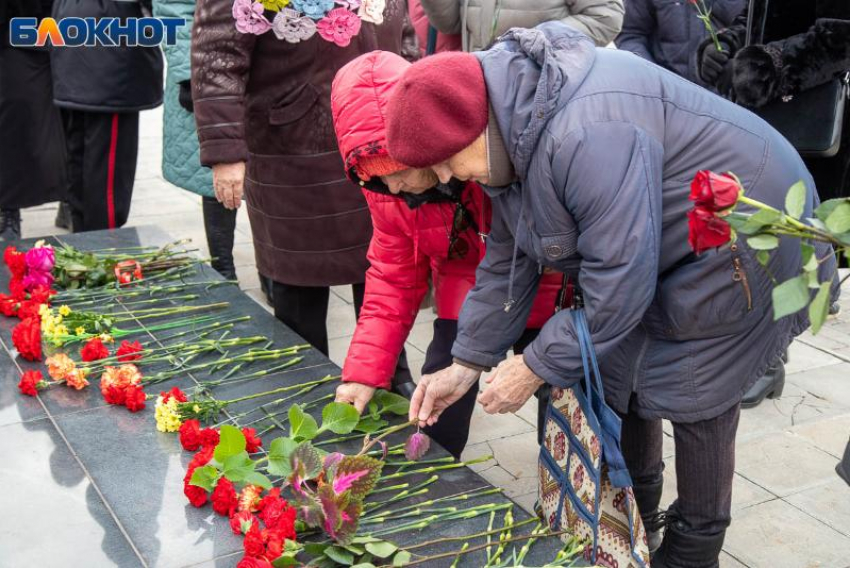 Волжане отмечают День воинской славы России