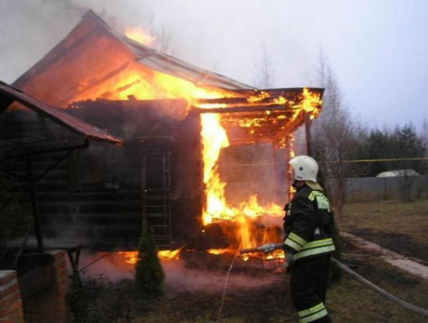В последний день июля в Волжском зафиксировано два пожара