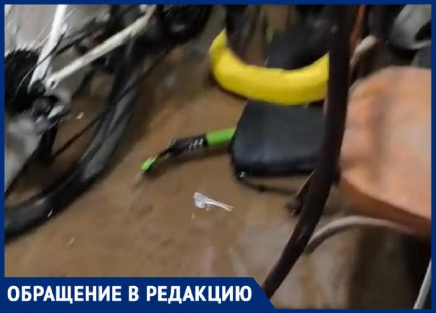 Волжане собираются судиться с УК «Городское управление»: потоп в подвале испортил имущество в кладовых
