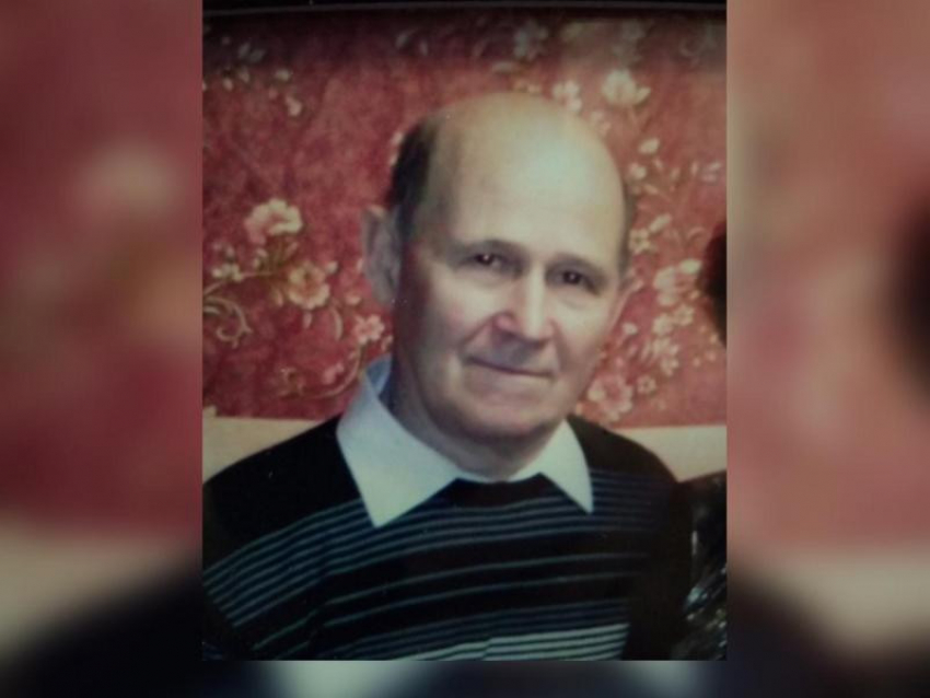 Скончался в реанимации: пропавший пожилой волжанин попал под поезд