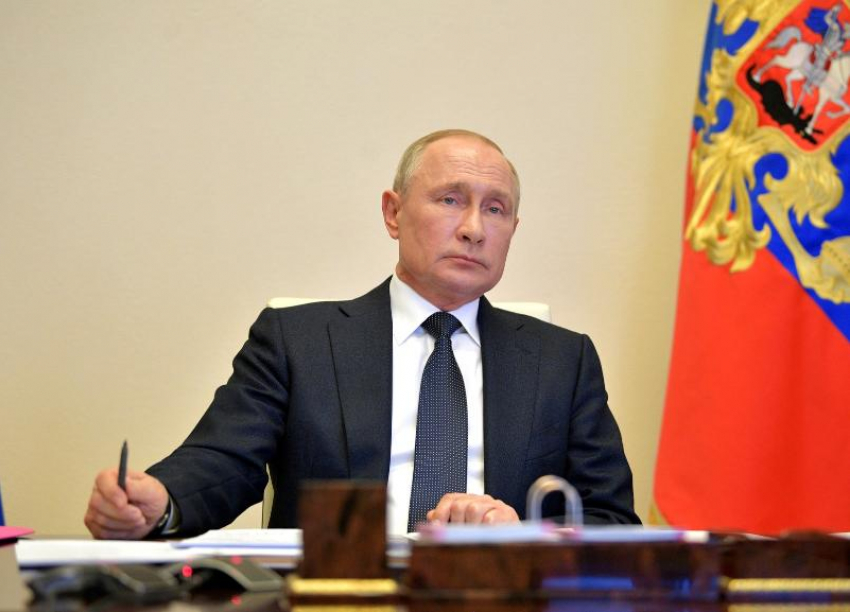 Владимир Путин рассмотрит продолжение нерабочих дней в понедельник