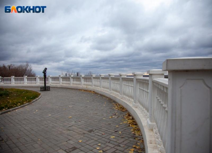 Замерзающий туман и серые облака в субботу не принесут радость волжанам: прогноз погоды 