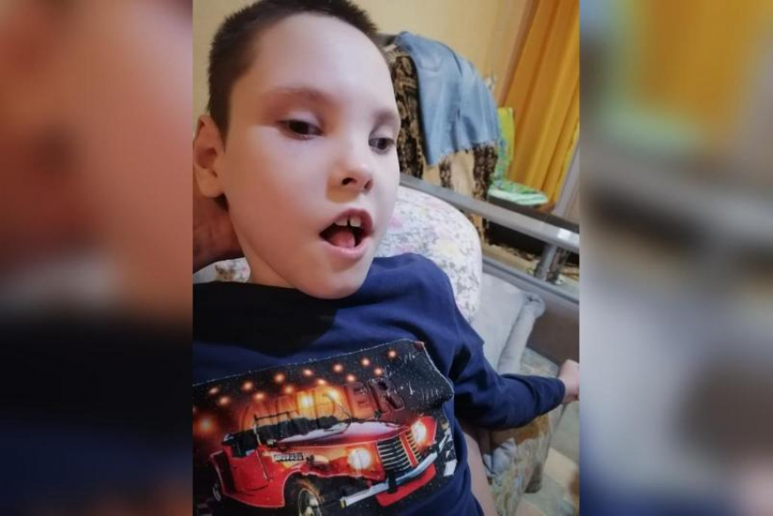9-летнего мальчика с ДЦП и недолеченным COVID-19 отказывались брать в больницы Волжского и Волгограда