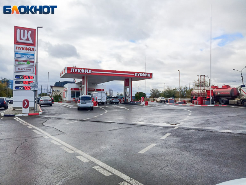 Заправки Волжского снова обновили ценники