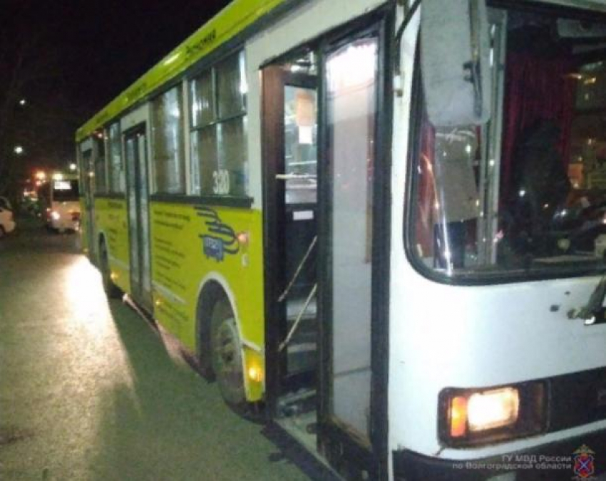 В Волжском врачи оказали помощь 5-летнему ребенку в салоне автобуса