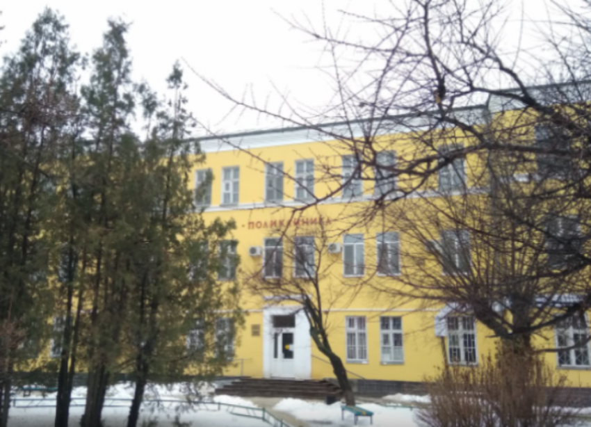 Более 45 миллионов рублей потратят на ремонт поликлиники в Волжском