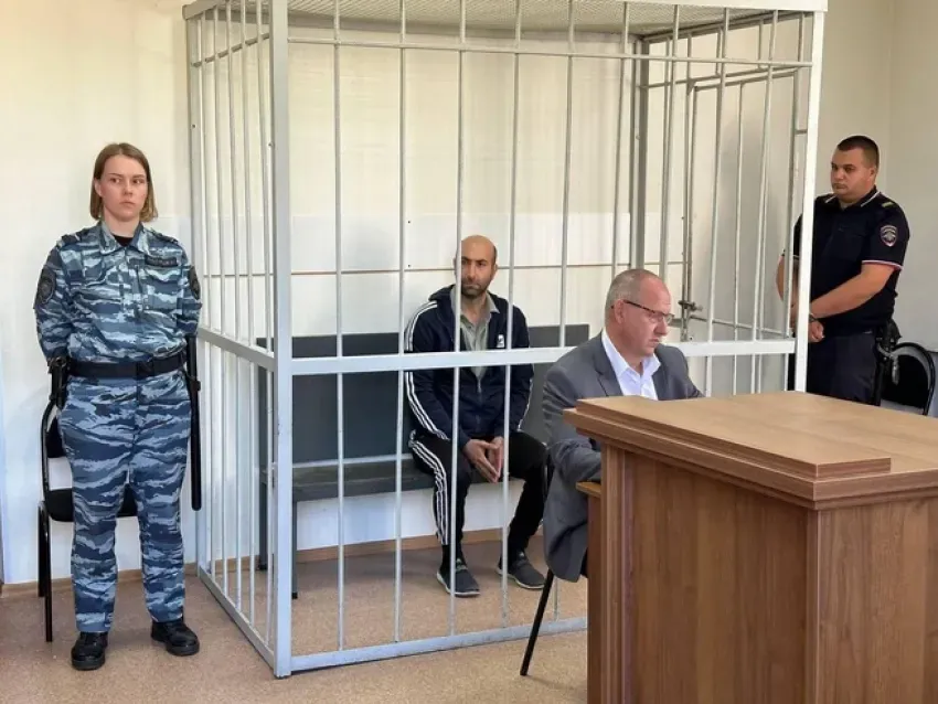 В Волжском сбивший 9-летнюю девочку маршрутчик пытался выйти из колонии на условное