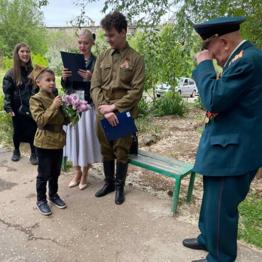 Культурные учреждения провели день с ветеранами Волжского