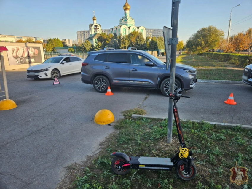 12-летний мальчик на электросамокате попал под колёса Chery Tiggo в Волжском