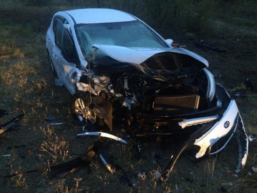 Под Волгоградом в столкновении KIA и Skoda пострадали 5 человек