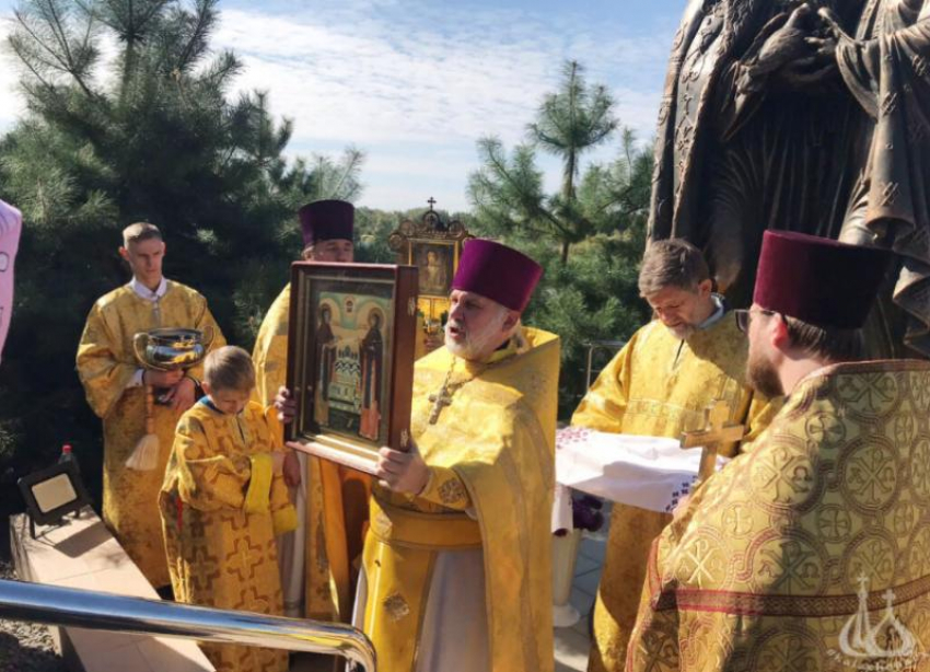 В День памяти Петра и Февронии Муромских состоялся крестный ход