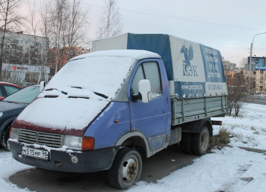 Долой несанкционированные парковки: в Волжском для большегрузов есть отдельные стоянки