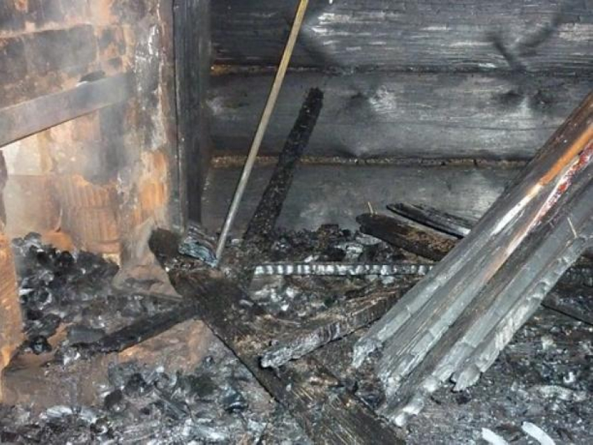 В Ленинском районе пожар забрал у жильцов дом