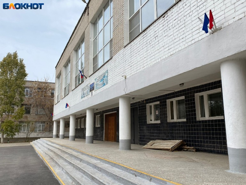 В колонию отправили подростка, который с ножом угрожал директору школы №6 в Волжском