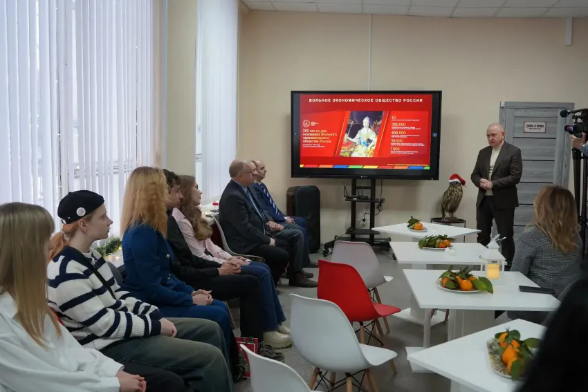 Волжский отметил юбилей Вольного экономического общества: награды, признания и вклад молодёжи