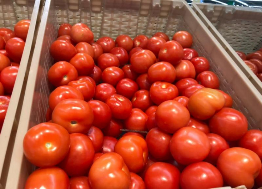 В Волжском подешевли помидоры: сравниваем цены в магазинах города