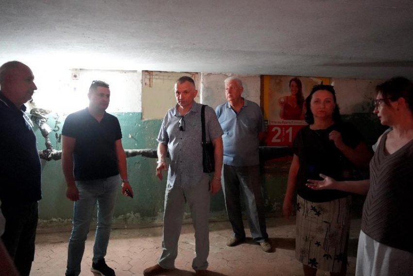В Волжском проверили, как УК готовят подвалы к использованию в качестве укрытий