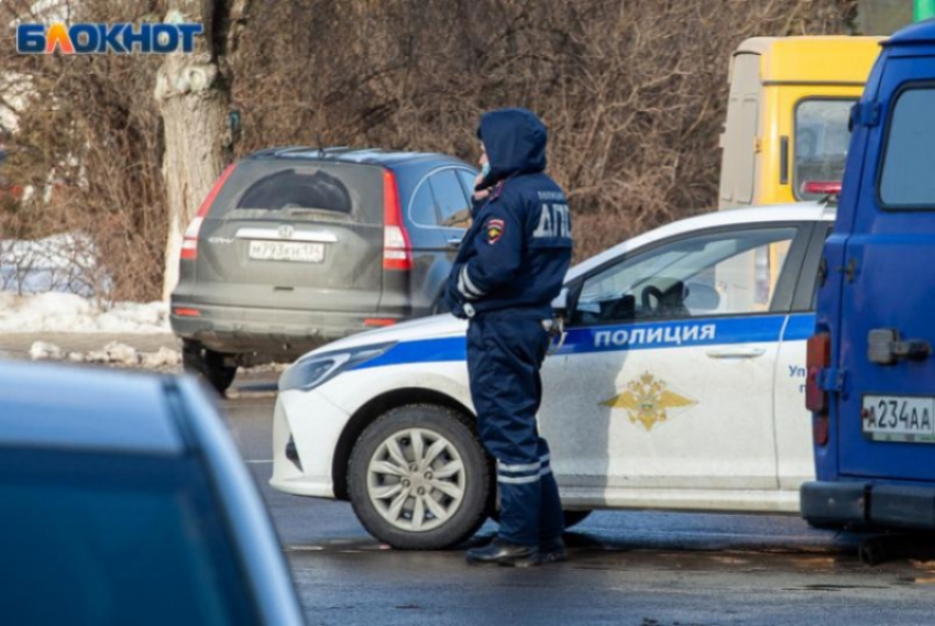 Женщину сбили на пешеходном переходе в Волжском