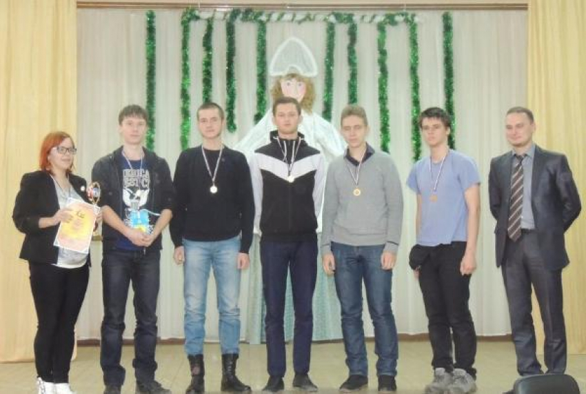 "Юные медоеды» из Волжского победили в областном брейн-ринге