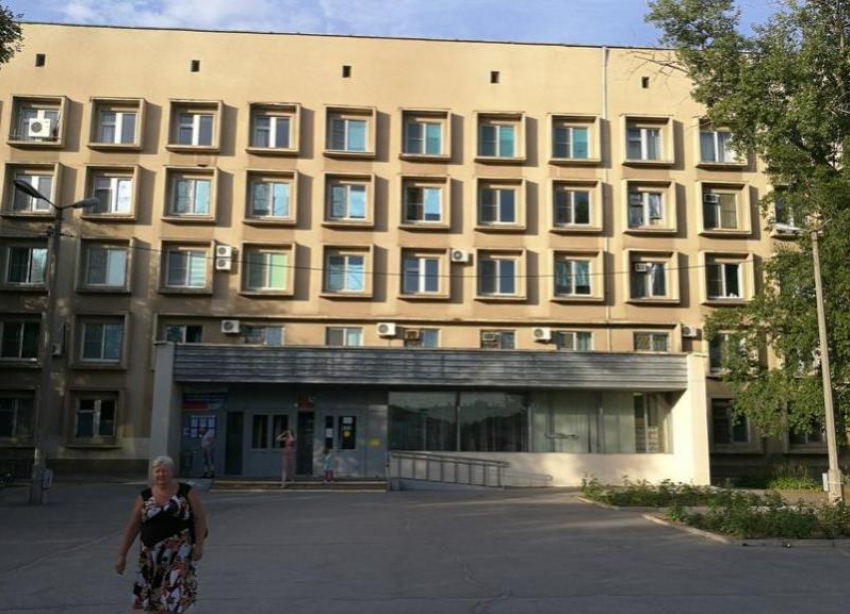 Более 94 миллионов рублей выделили на ремонт поликлиники в Волжском