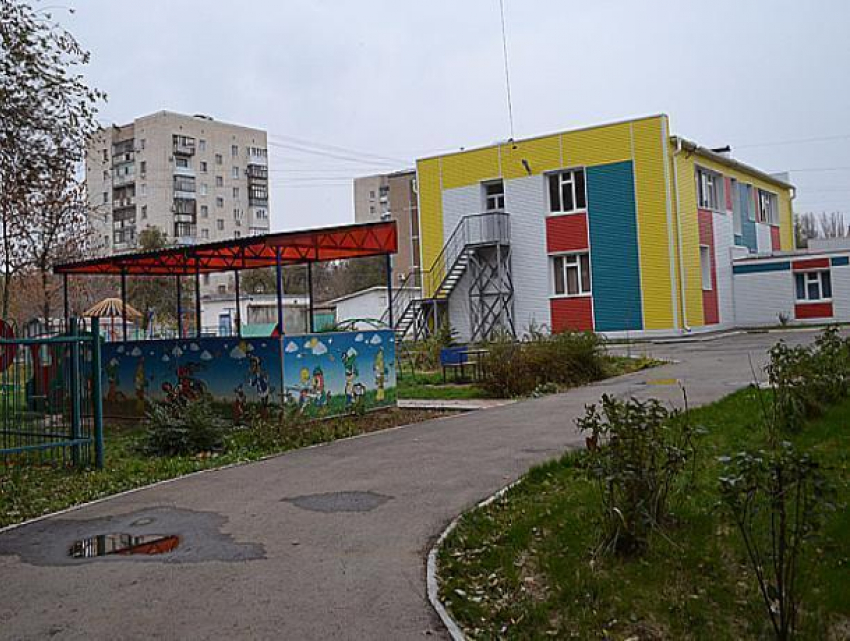 Около 15 миллионов потратили на ремонт дорожек в детских садах Волжского 