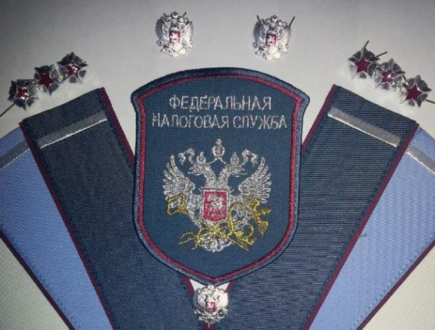 За взятку в двести пятьдесят тысяч рублей главного налогового инспектора взяли под стражу