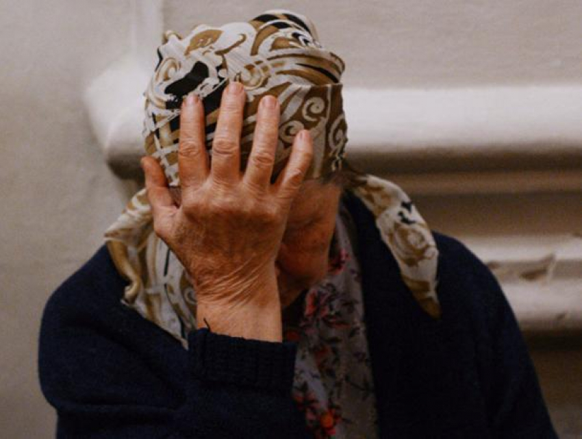 78-летняя волжанка добровольно отдала 60 тысяч рублей мошеннику