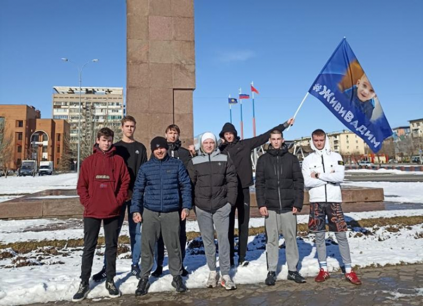 В Волжском провели забег в поддержку ребенка с СМА