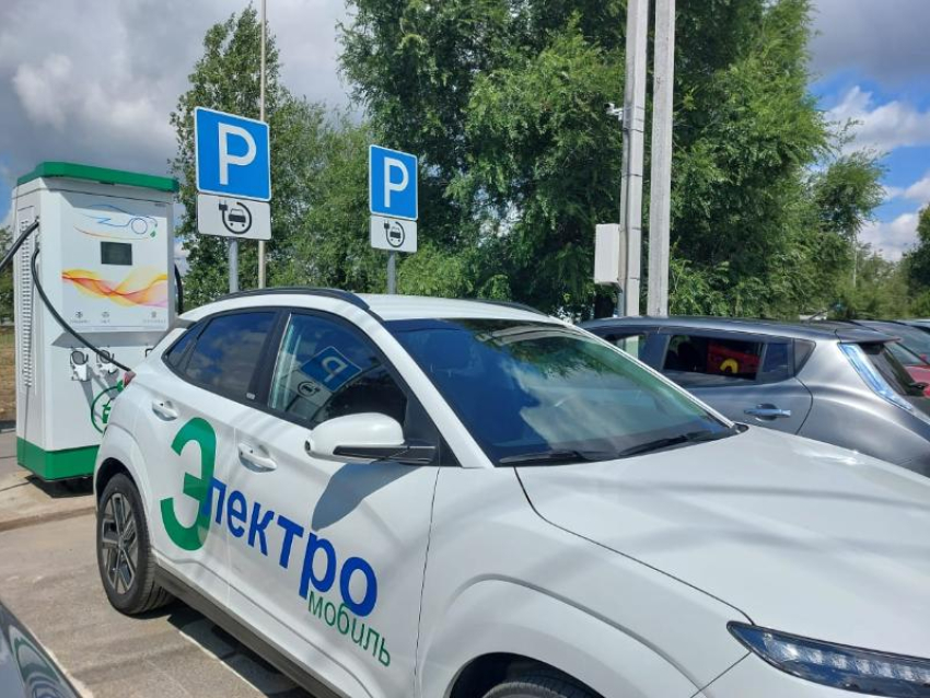 Волжский оказался среди лидеров региона по числу новых электрозаправок