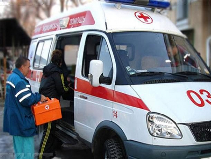 Жертва гонщика попал в больницу после столкновения в Волжском