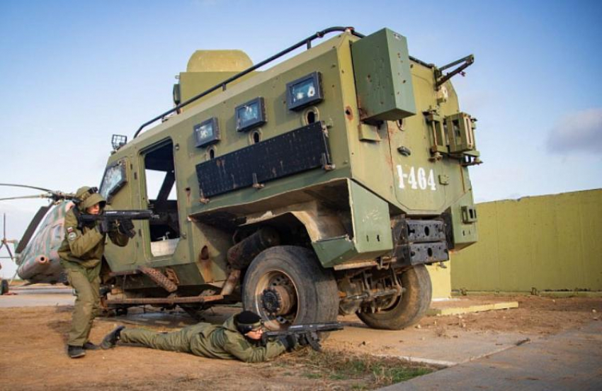 Сутки реального боя с военной техникой и наставниками с фронтовым опытом: под Волжским прошли военно-спортивные сборы