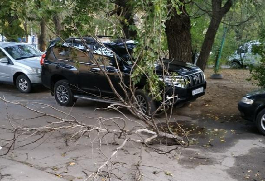 "Ждем когда на голову упадет", - волжанин