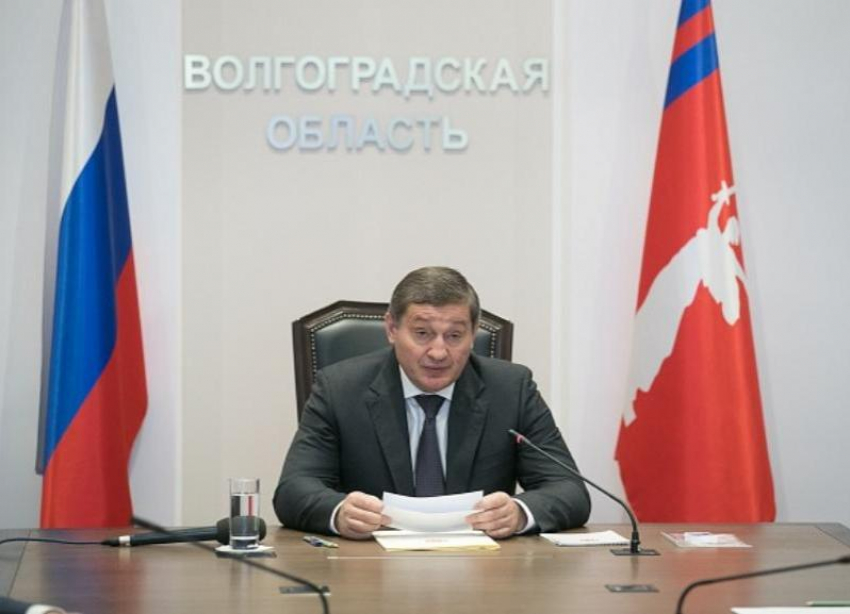 Губернатор приказал усилить вакцинацию в Волгоградской области