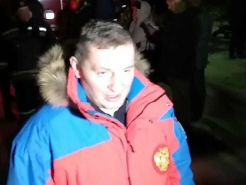 Губернатор Андрей Бочаров приехал на место взрыва на улице Пушкина в Волжский