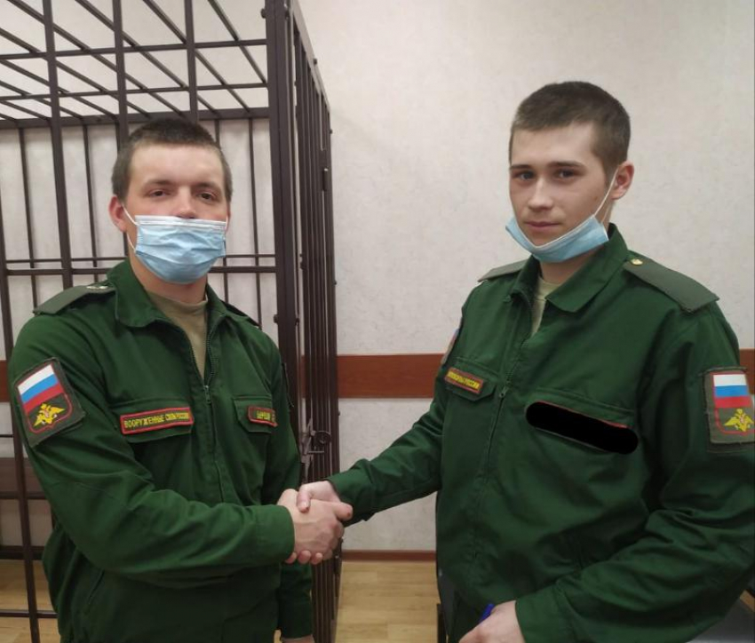 Устроил дедовщину и получил срок: солдата осудили за сломанную челюсть сослуживца в Волжском