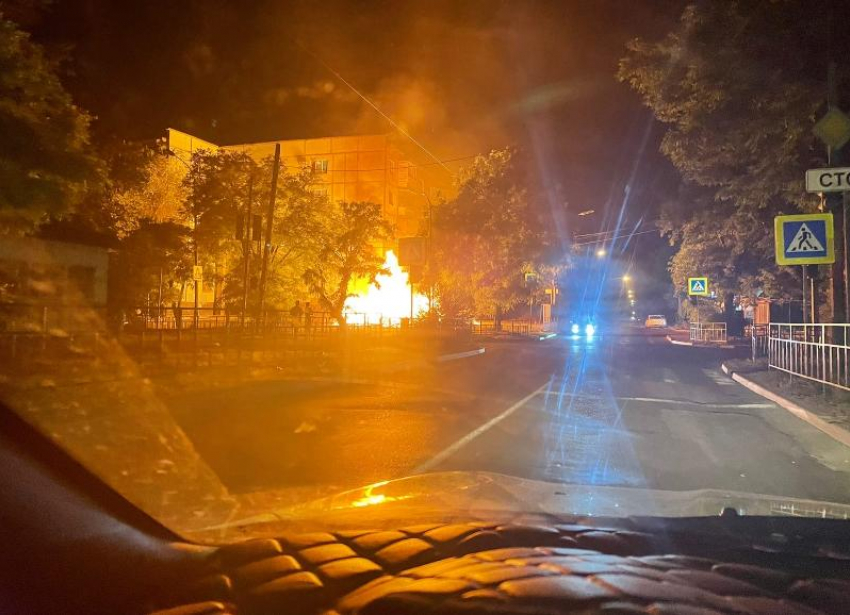 Солнечный город горит. Горячий город. Волжский новая часть города. Пожар Часовенная Волжск. Сухостой пожар.