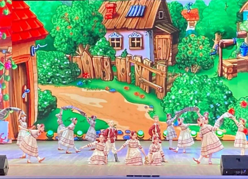 В Волжском состоялось представление «Танцующий май» 