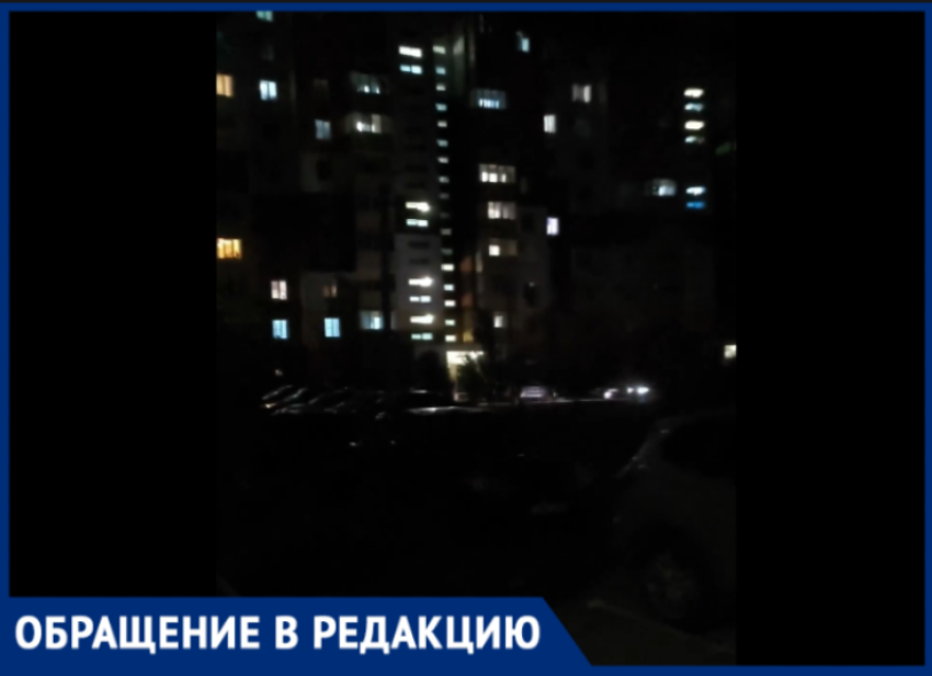 «Можно убиться в темноте»: волжане из 28-го микрорайона второй месяц живут в «черном квадрате» и боятся выходить с детьми