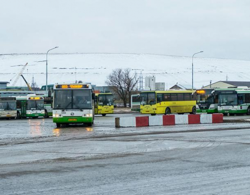 Городской транспорт в Волжском переходит на зимнее расписание